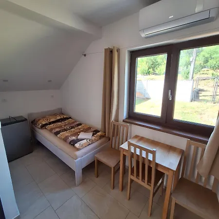 Mušov 3*