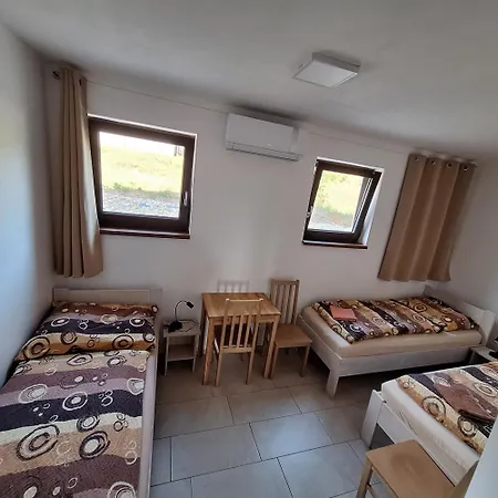 Mušov 3*